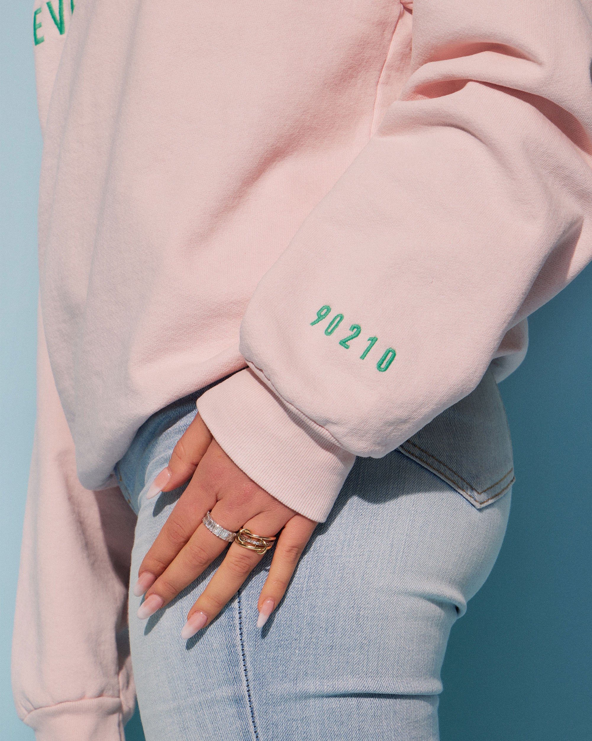 Tinx wears Rich Mom Gear: Beverly Hills