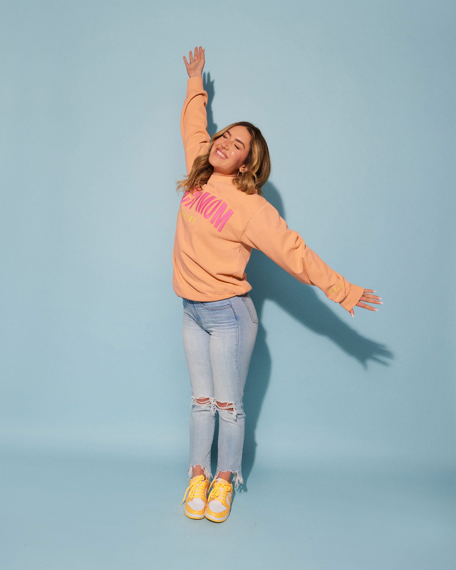 Tinx wears Rich Mom Gear: Malibu