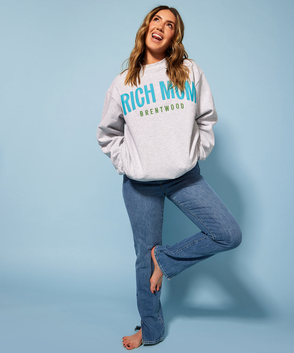 Tinx wears Rich Mom Gear: Brentwood