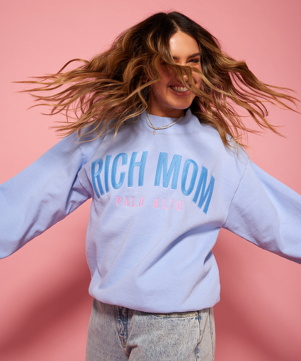 Tinx wears Rich Mom Gear: Palo Alto