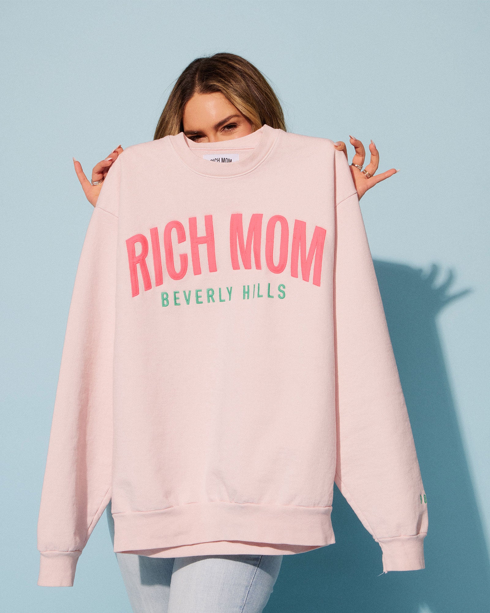 Tinx wears Rich Mom Gear: Beverly Hills